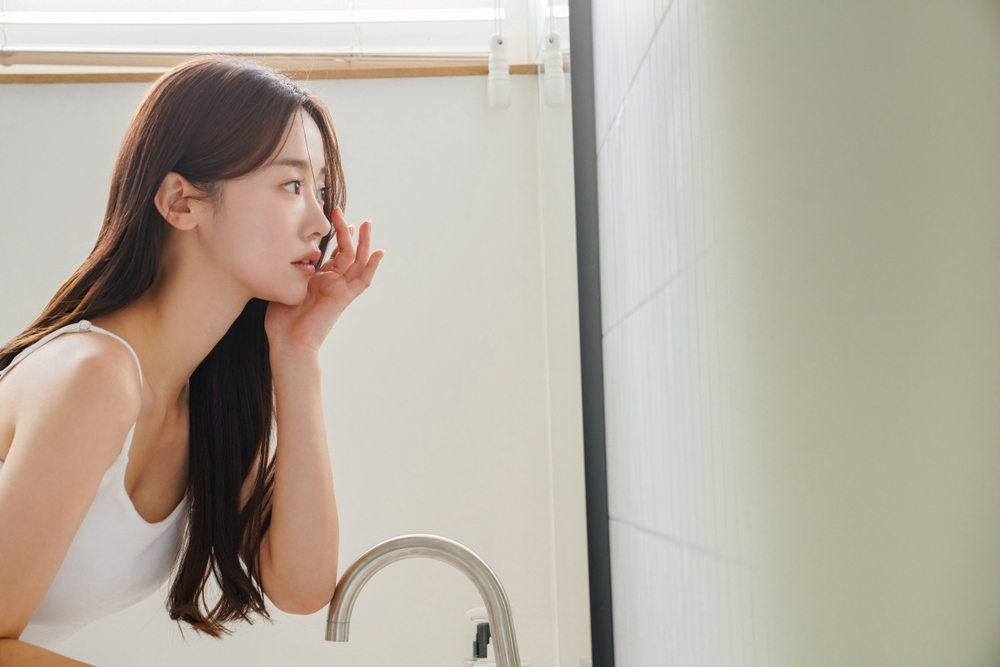 フェイシャルエステでシワは改善できる?方法やポイントを解説
